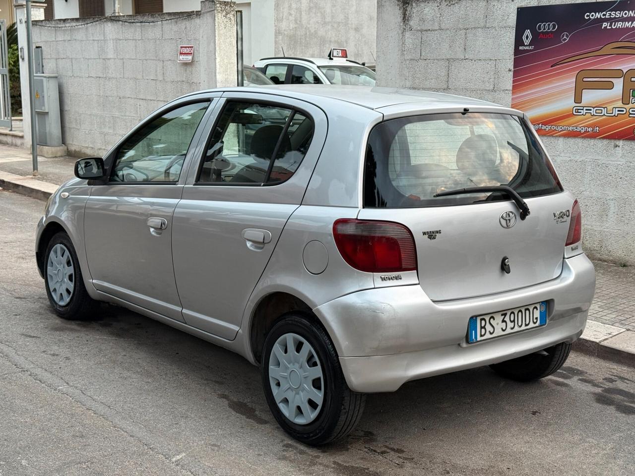 Toyota Yaris 1.0 cat 5 porte Sol - 2001