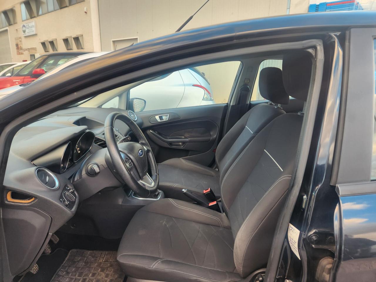 Ford Fiesta 1.4 BENZINA.- GPL