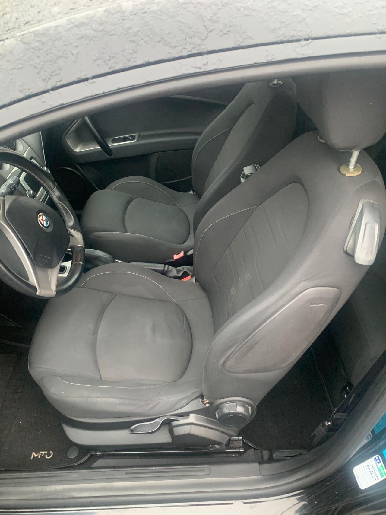 Alfa Romeo MiTo benzina 1400cc del 2014, 99900 km, tagliandata, unico proprietario, neo patentati