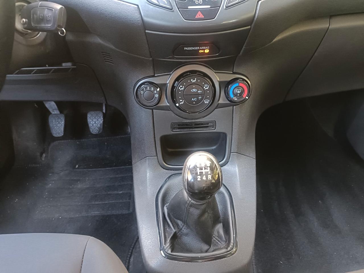 Ford Fiesta 1.2 60CV 5 porte Titanium
