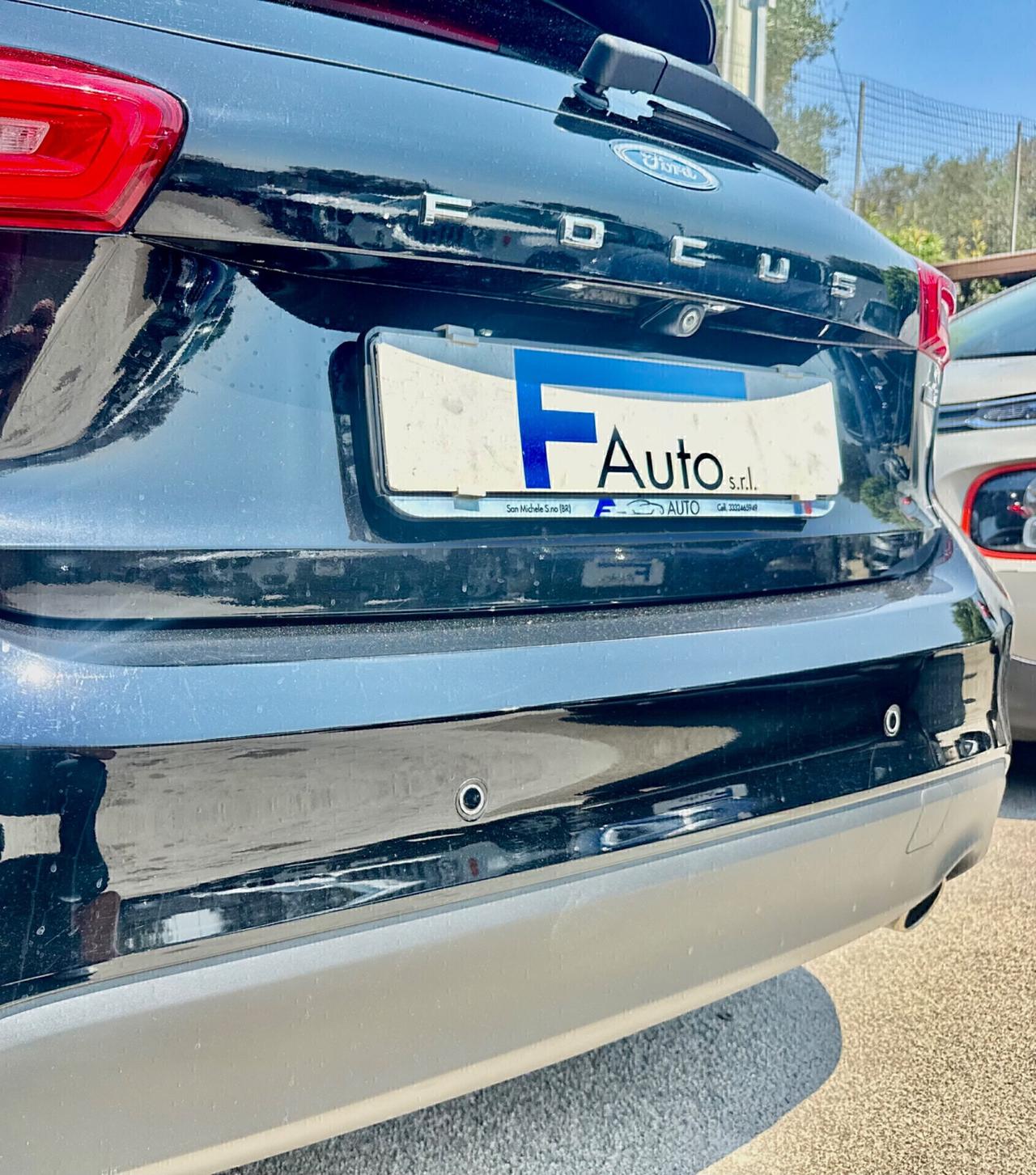 Ford Focus 1.5 TDCi 120 CV Titanium,LED diurni,Navi,Paddle,retrocamera,ecc.