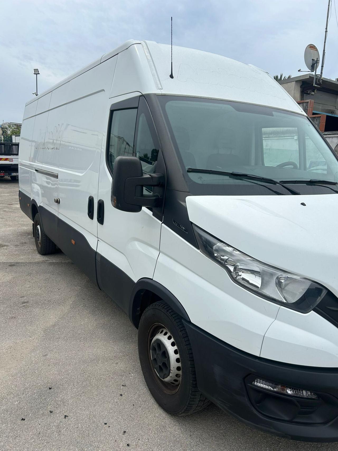iveco daily 35s14 anno 2020 furgone e.6