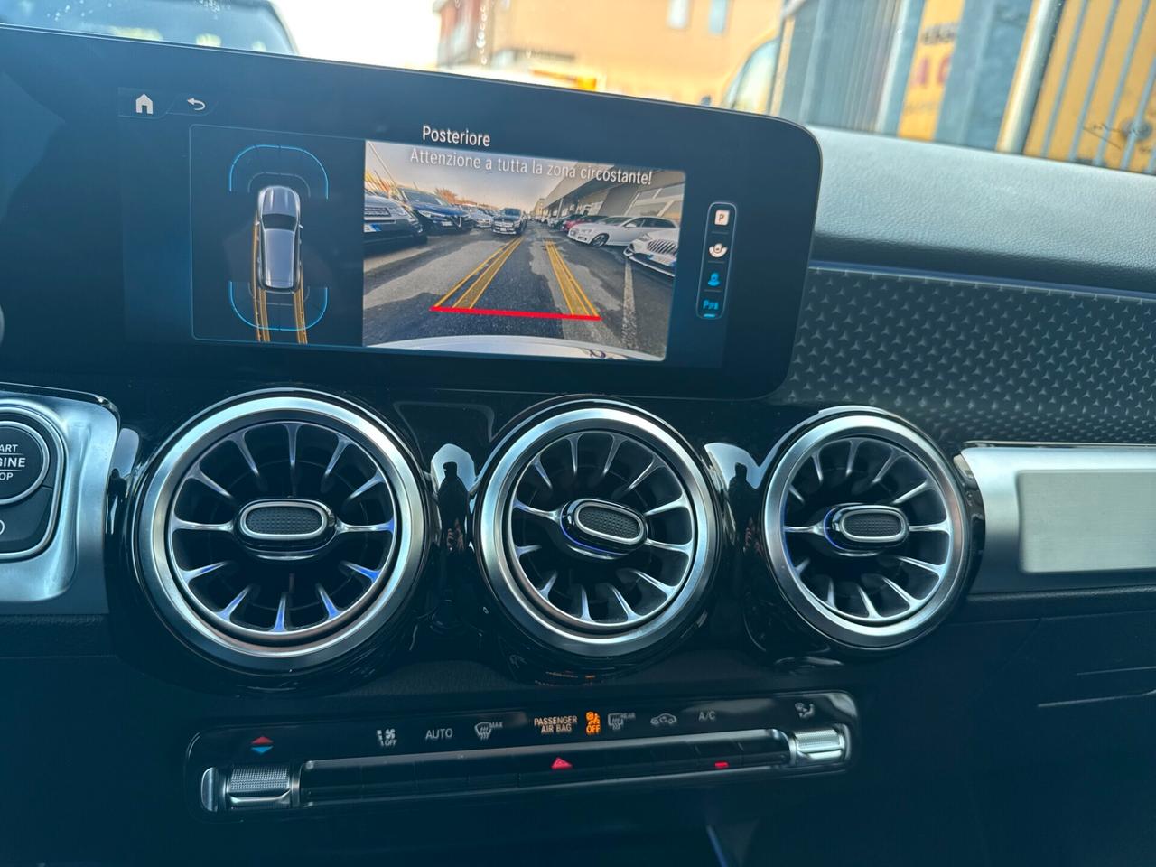 Mercedes-Benz GLB 200 Advanced Plus / SERVICE IN MERCEDES