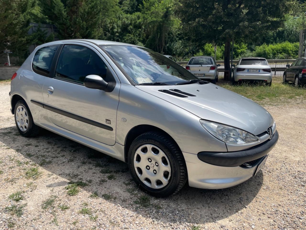 Peugeot 206 1.1 3p. XT