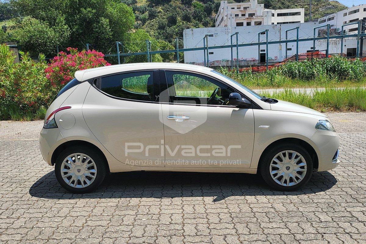 LANCIA Ypsilon 1.2 69 CV 5 porte Silver