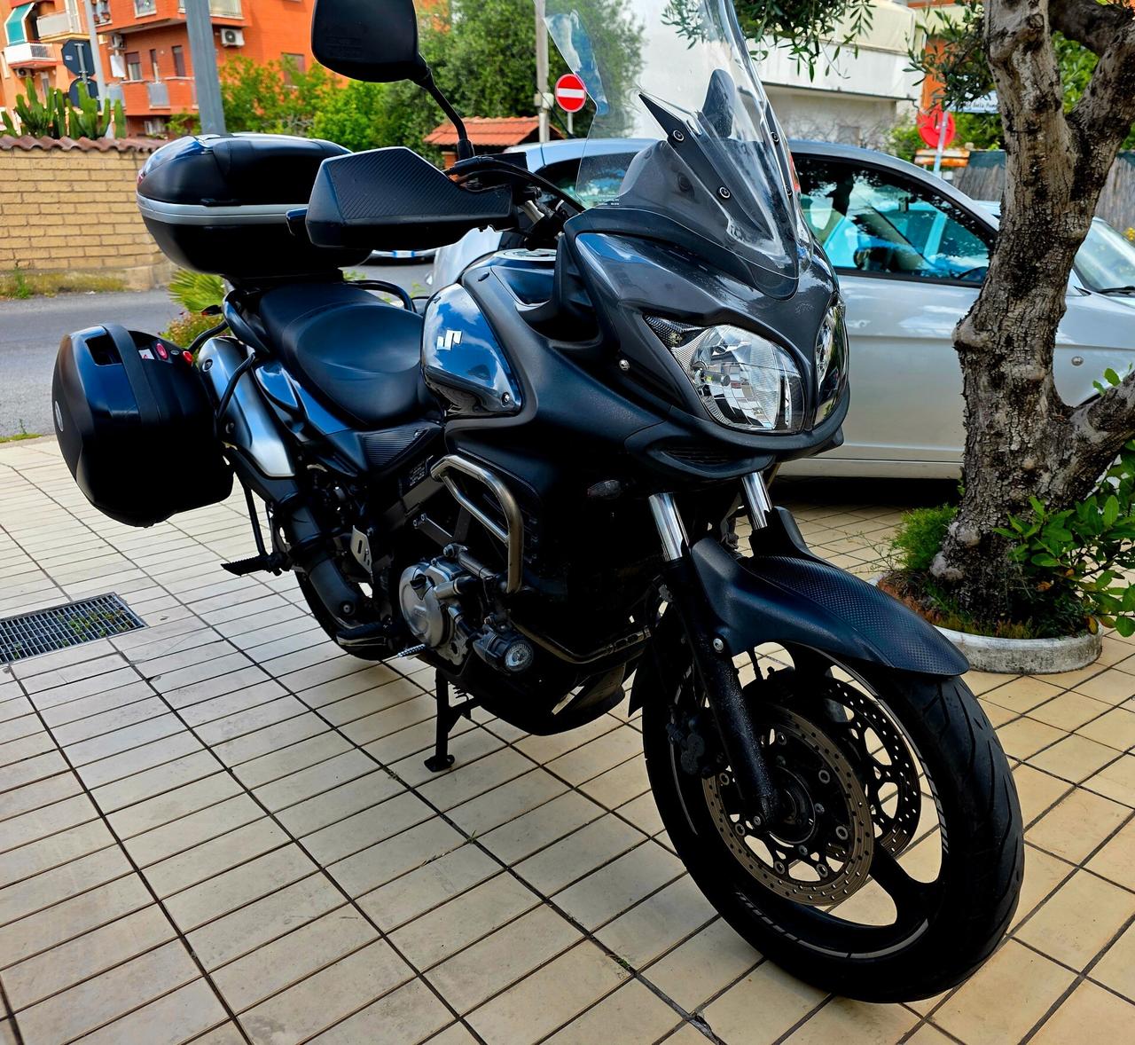 SUZUKI V-STORM 650