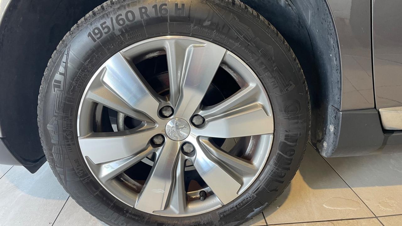 Peugeot 2008 1.6 e-HDi 92 CV Stop&Start Allure