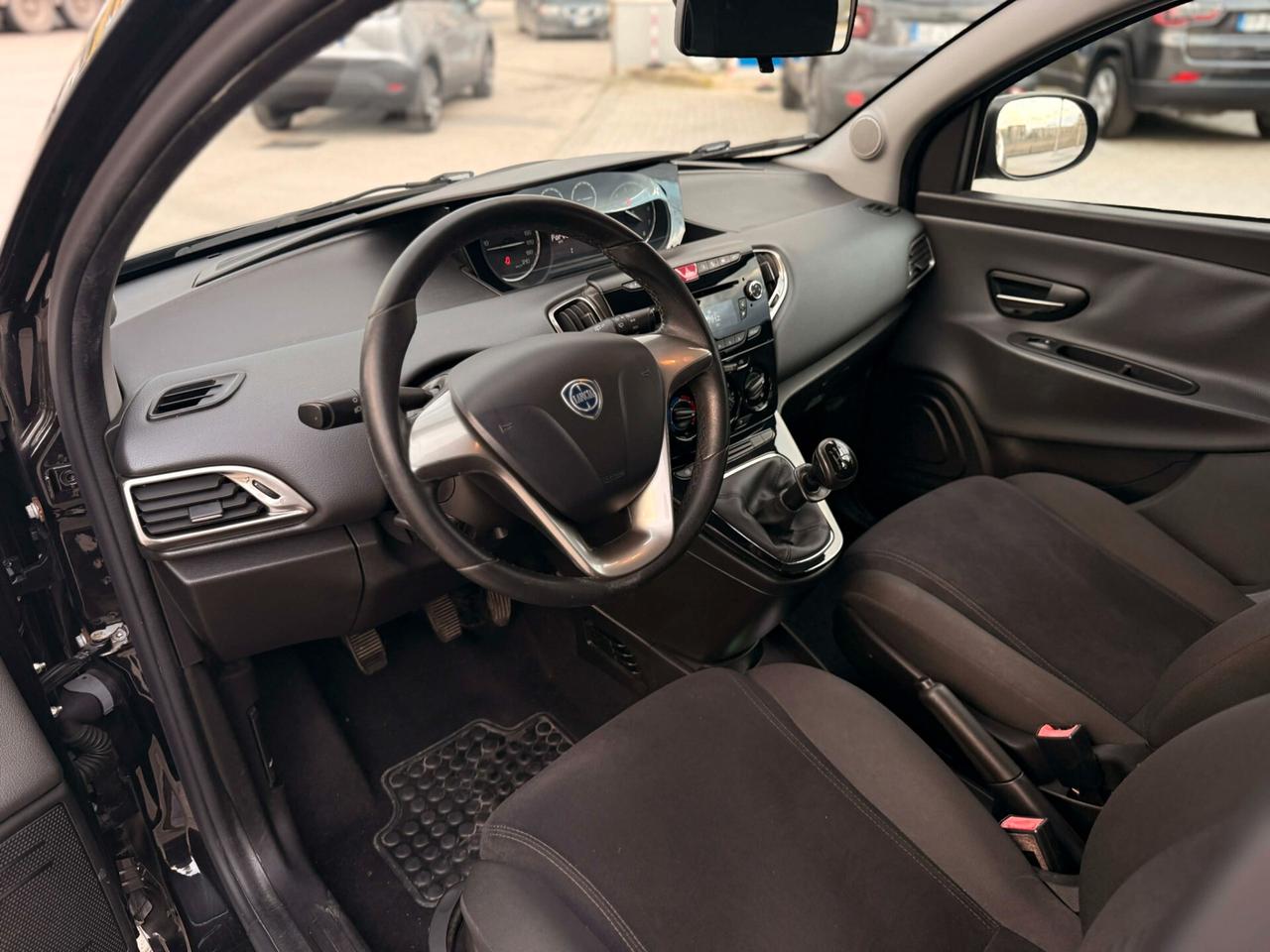 Lancia Ypsilon 1.2 69 CV 5 porte S&S Gold