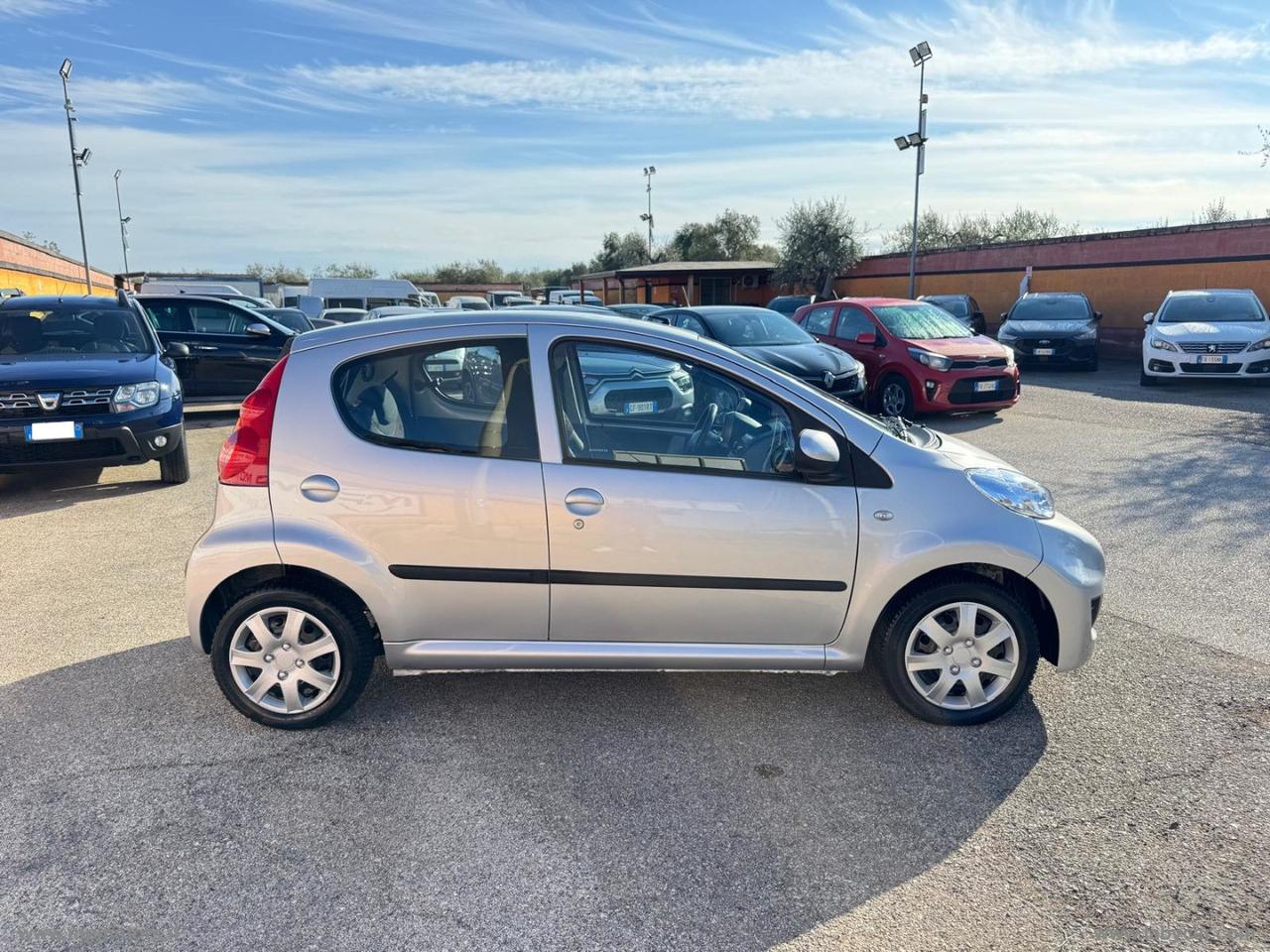 PEUGEOT 107 SWEET YEARS AUTOMATICA 1.0 68CV 5P.