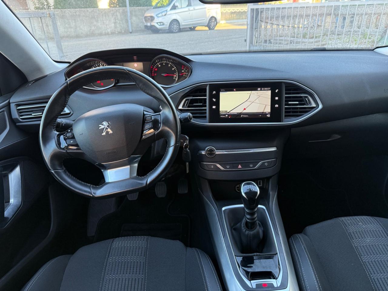 Peugeot 308 1.2 Turbo Benzina POCHI KM 2021 NEOPAT
