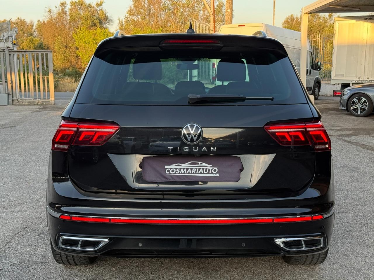 VOLKSWAGEN Tiguan 2.0 TDI 150CV DSG R-Line 2023 LUCI AMBIENTE
