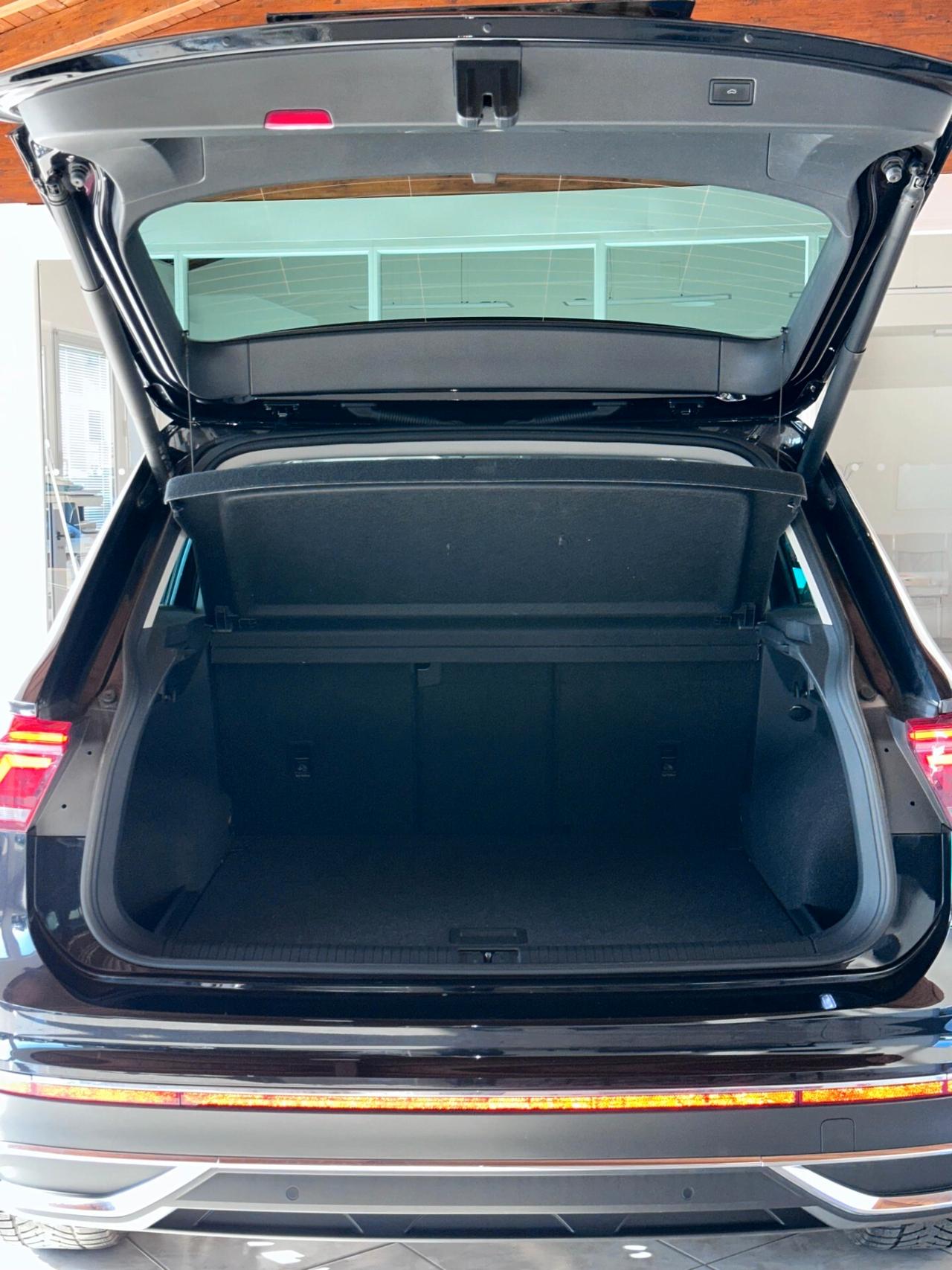 Volkswagen Tiguan 2.0 TDI 200 CV SCR DSG 4MOTION Elegance