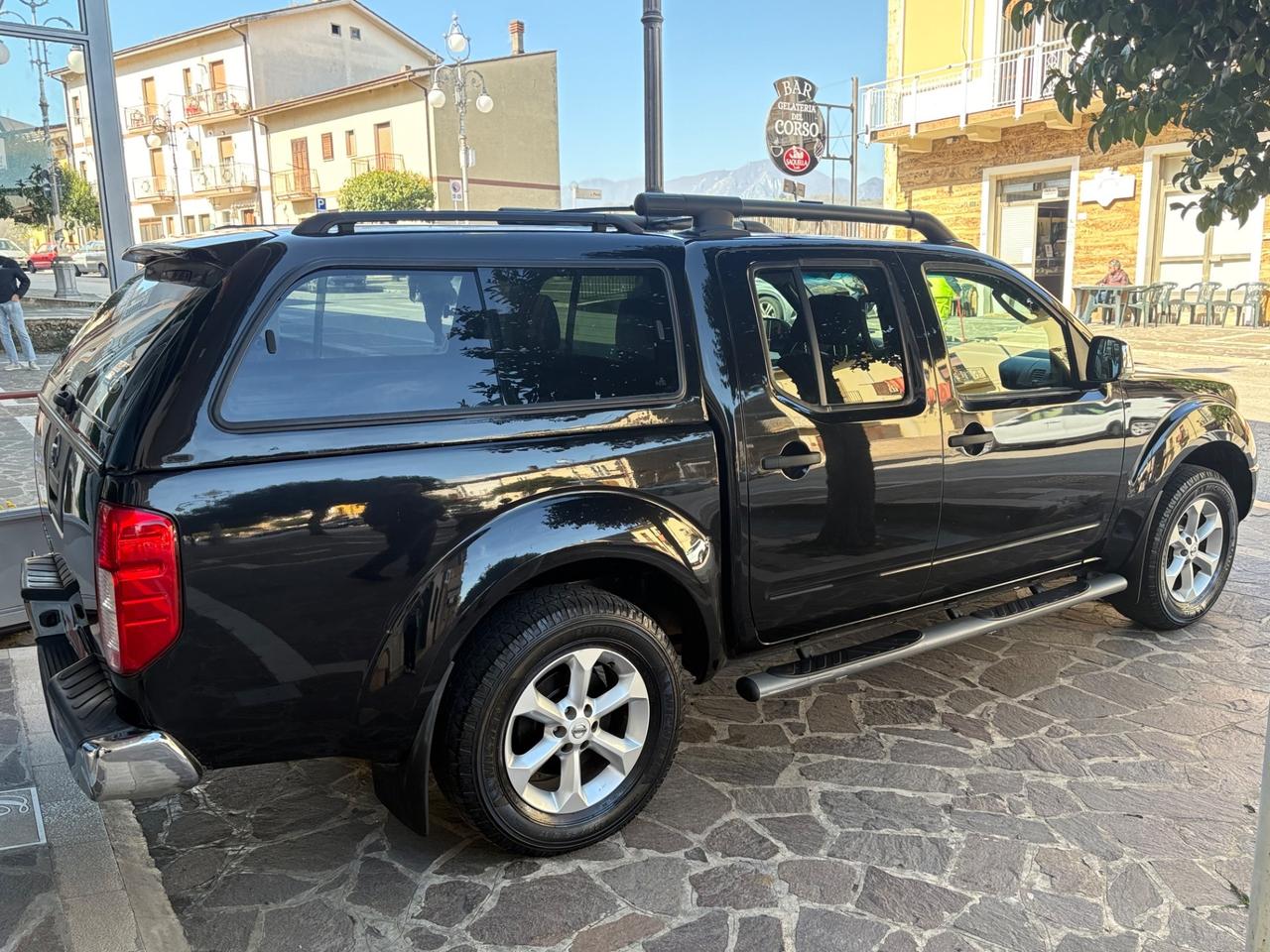 Nissan Navara 2.5 dCi Double Cab PICK UP HARD TOP