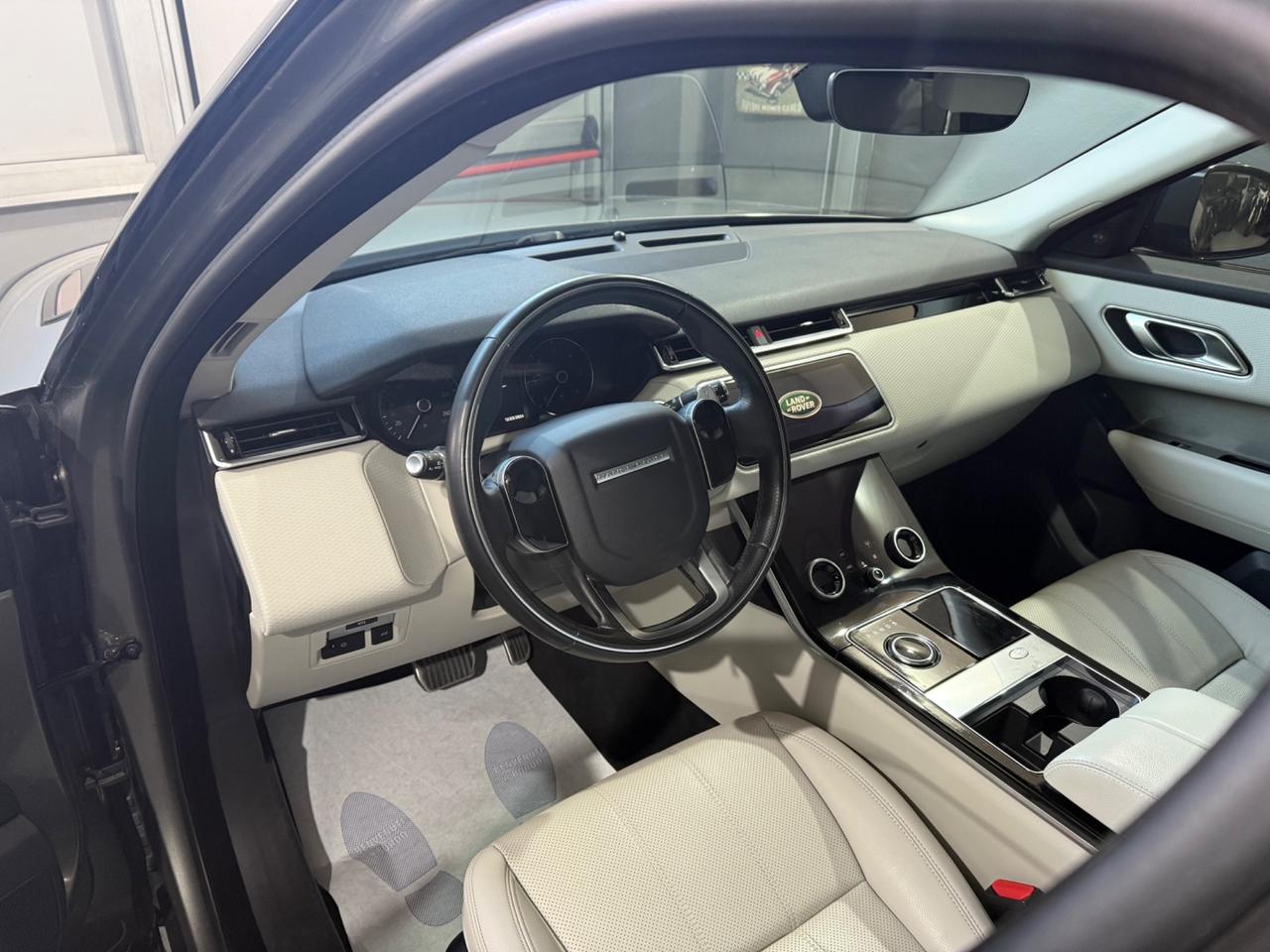 Land Rover Range Velar 2.0 TD4 180 CV R-Dynamic SE