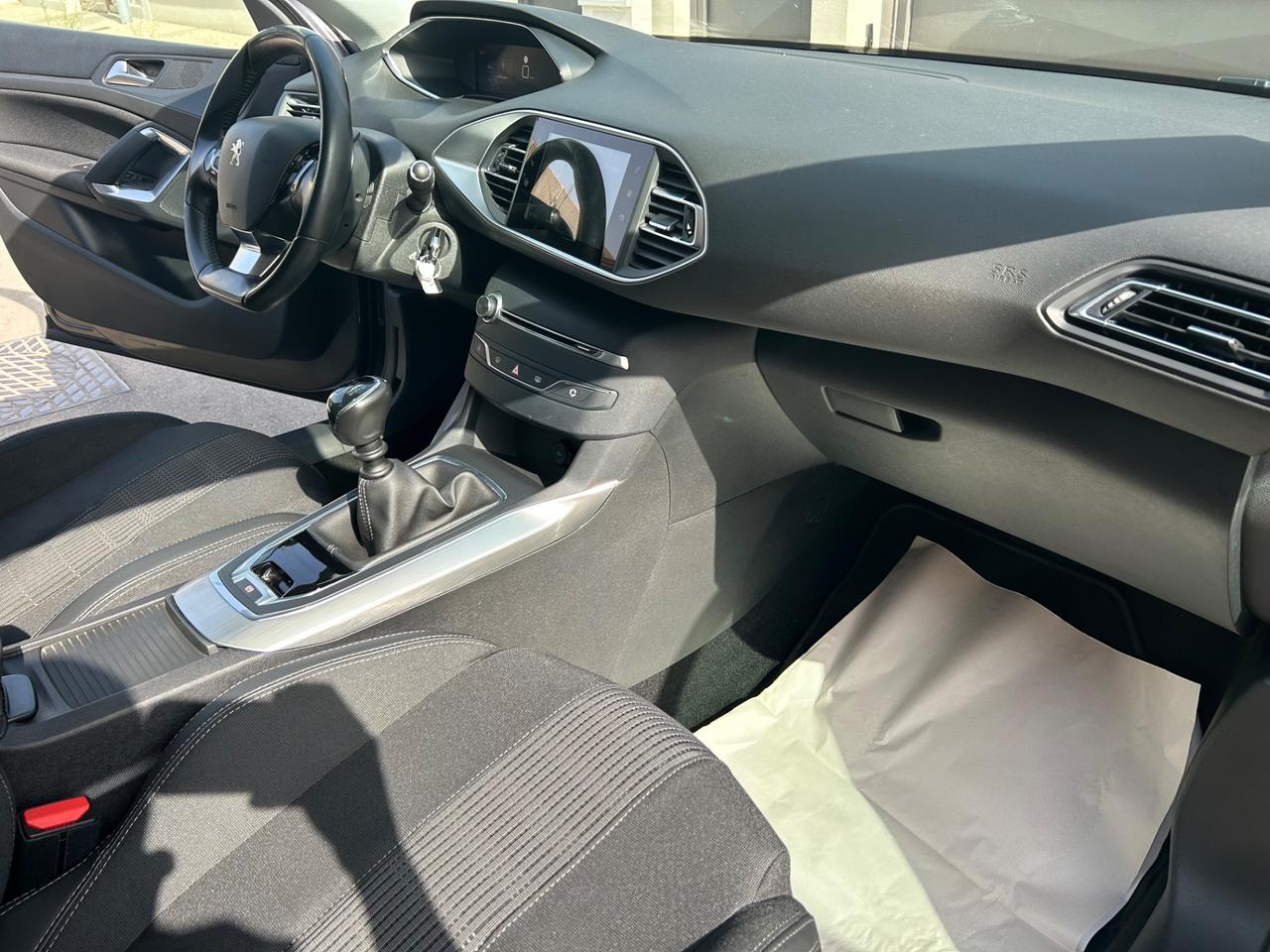 Peugeot 308 BlueHDi 130 S&S Allure