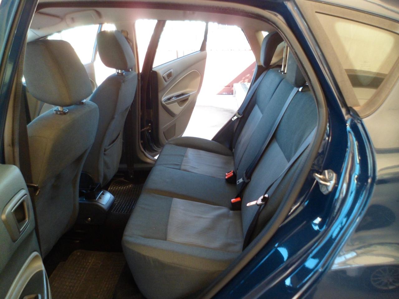 FORD Fiesta 1.4 tdci 68cv neopatentati 5p 10