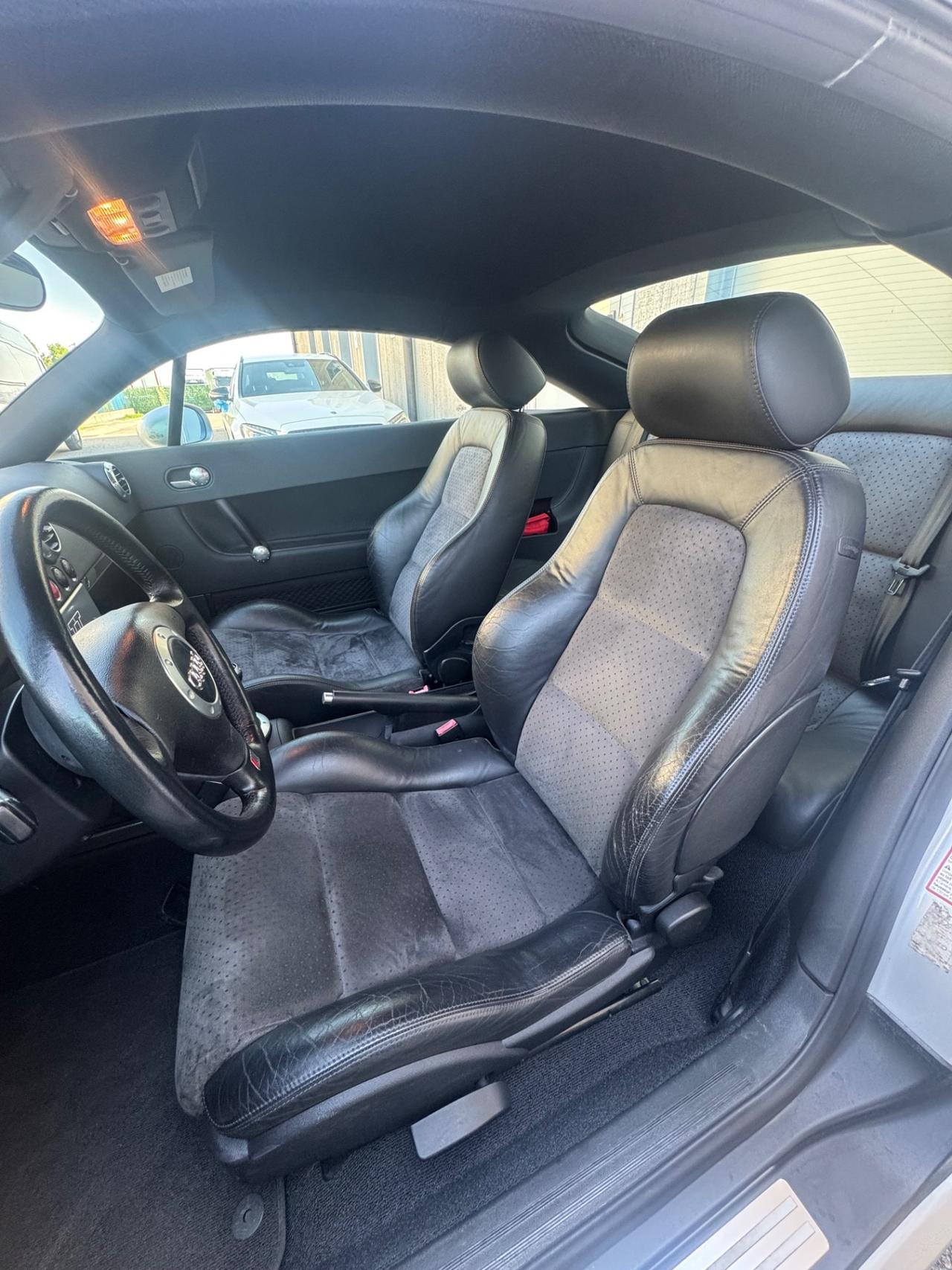 Audi TT Coupé 1.8 225 CV quattro