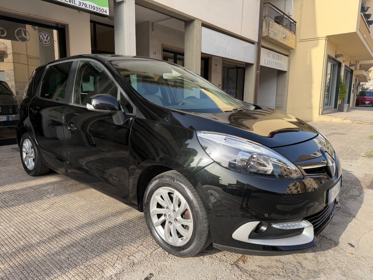 Renault Scenic Scénic XMod dCi 110 CV EDC Limited