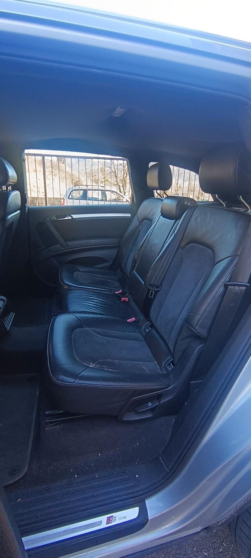 Audi Q7 3.0 V6 TDI 233CV quattro tiptronic S-LINE 7 POSTI