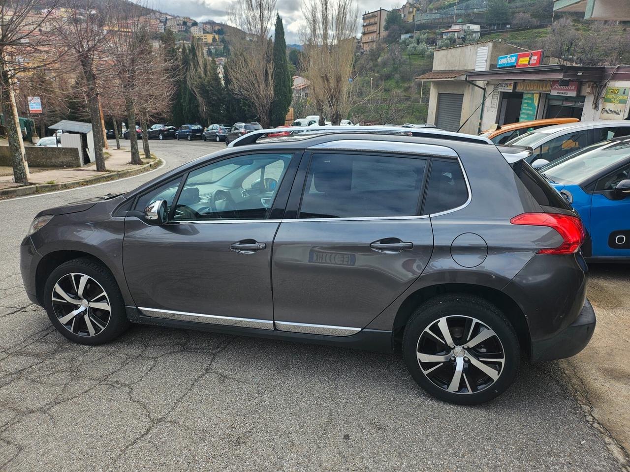 Peugeot 2008 BlueHDi 100 Allure
