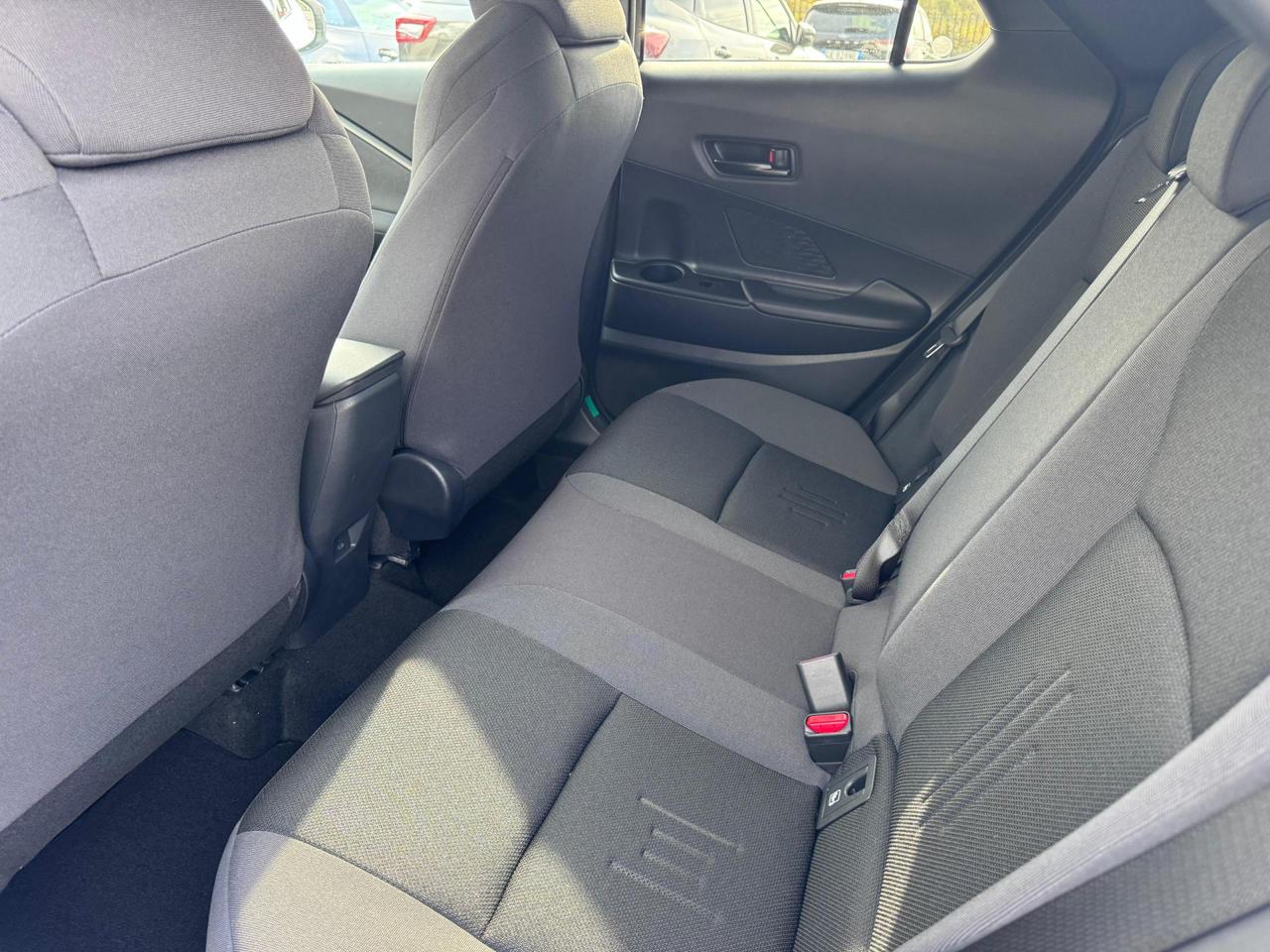 Toyota C-HR 1.8 hev Trend fwd e-cvt