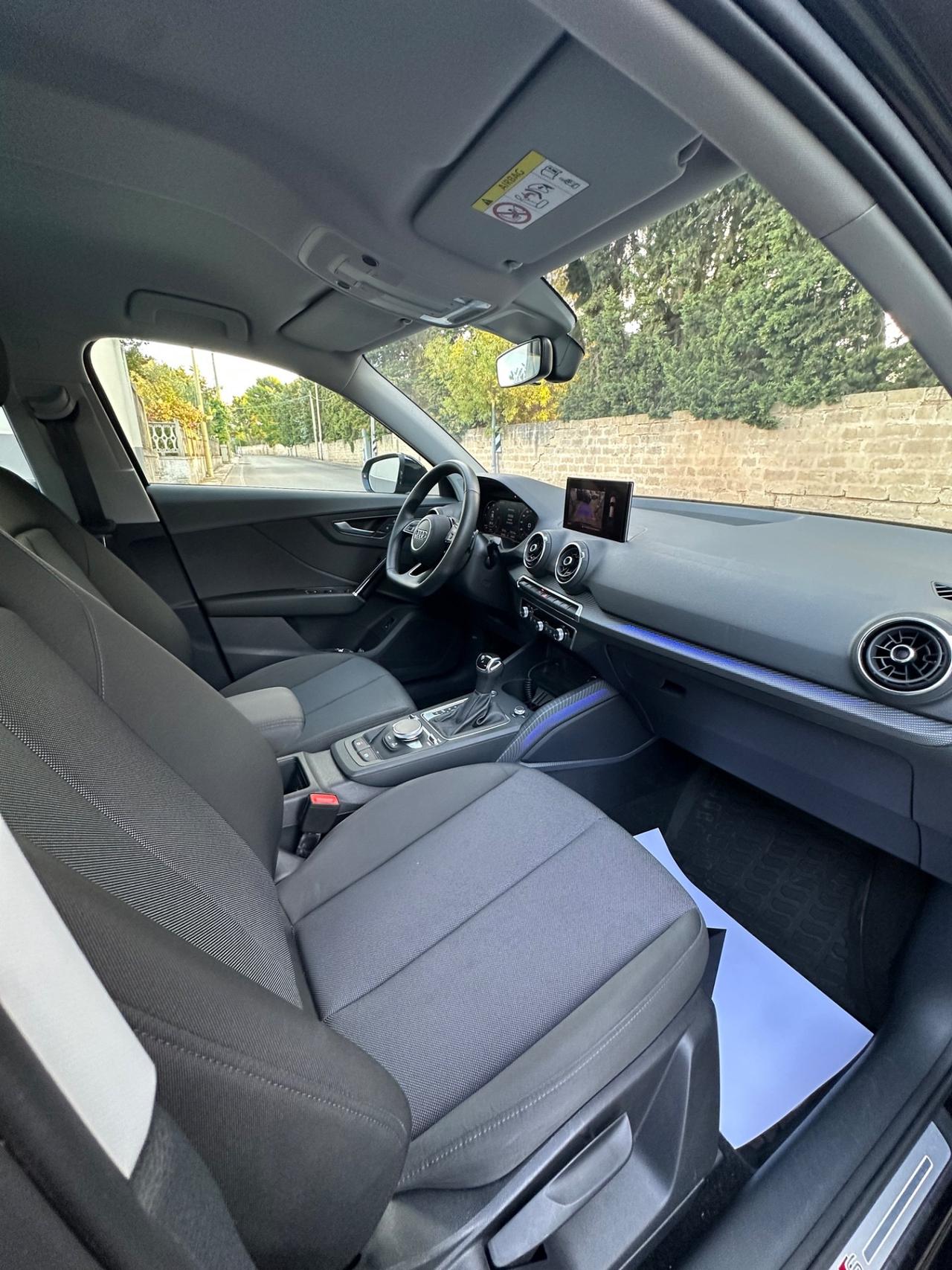Audi Q2 30 TDI S tronic Identity Black