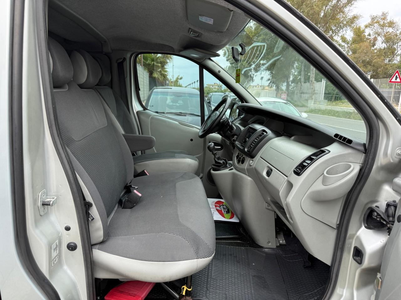 Renault Trafic 1.9 dCi 9 POSTI VETTURA
