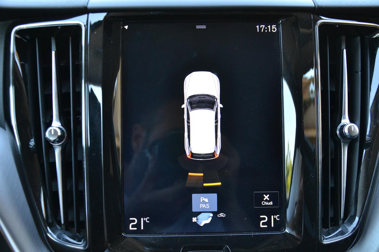 Volvo XC 60 2.0D B4 197CV AWD MHEV PREZZO SENZA VINCOLI UNIPRO' ITALIANA GARANZIA 12M FATTURABILE AUTOMATICA