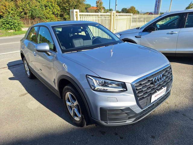 AUDI Q2 35 TDI quattro S tronic Business