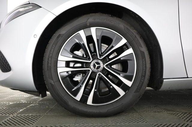 MERCEDES-BENZ A 180 A 180 d Automatic Progressive Advanced