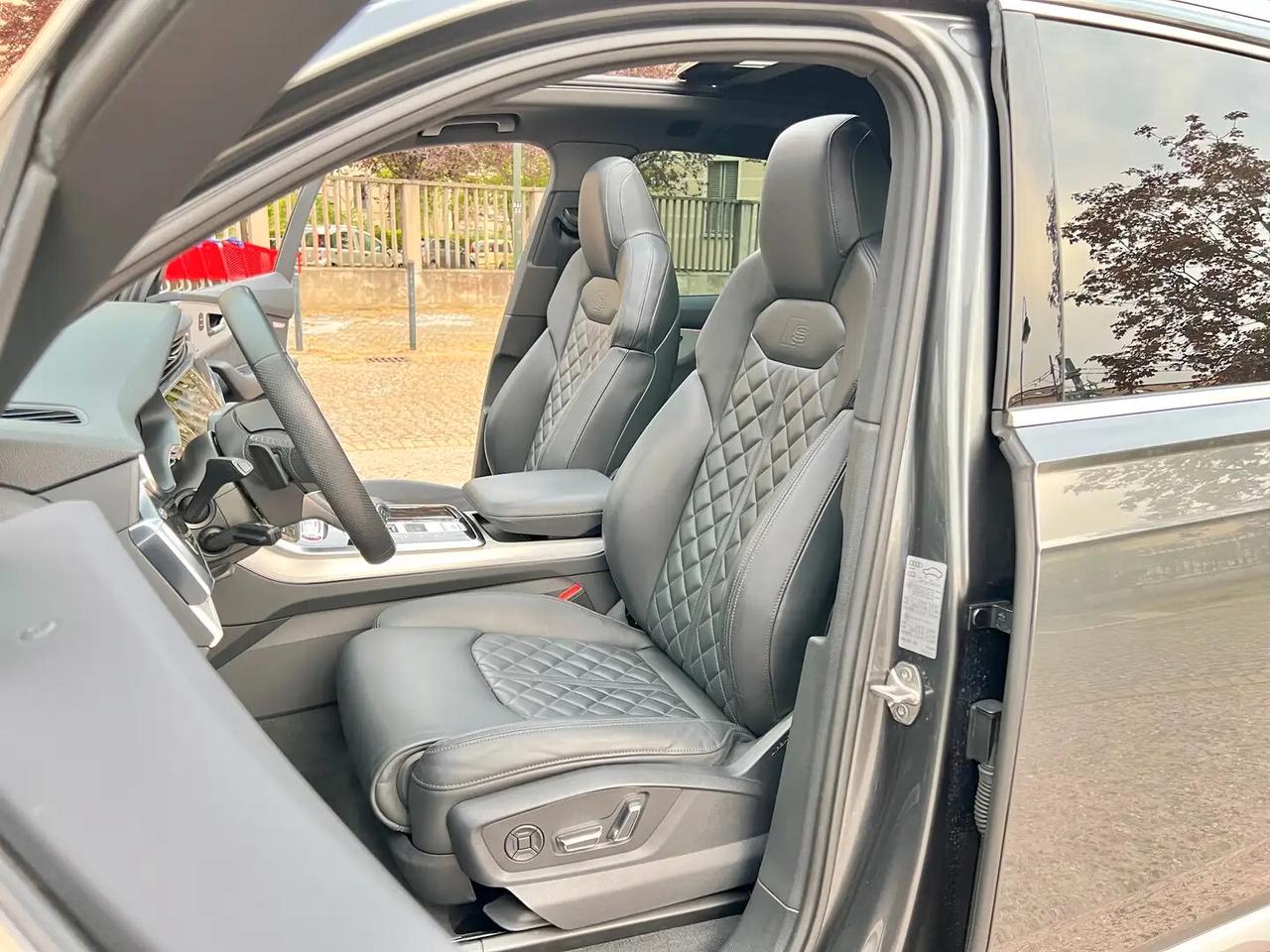 Audi SQ7 4.0 V8 Bi-Turbo TFSi 507cv aut. Tiptronic8 Quattro 7Posti Sport Attitude