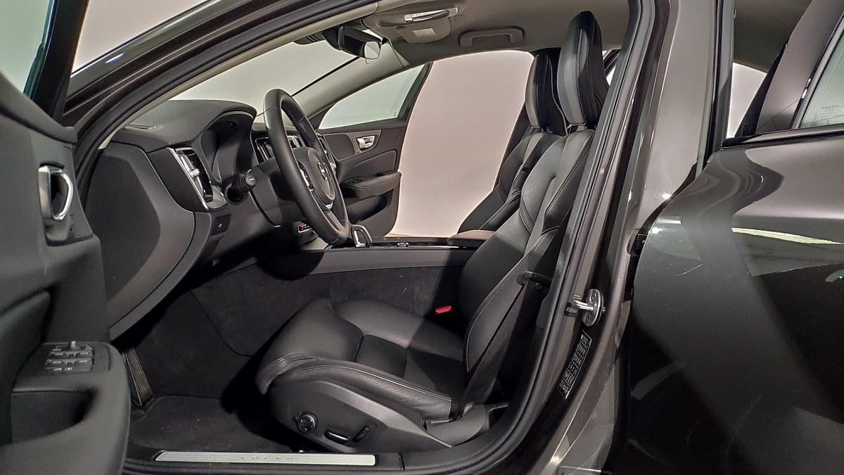 VOLVO S60 B4 Mild Hybrid Automatico Plus Dark