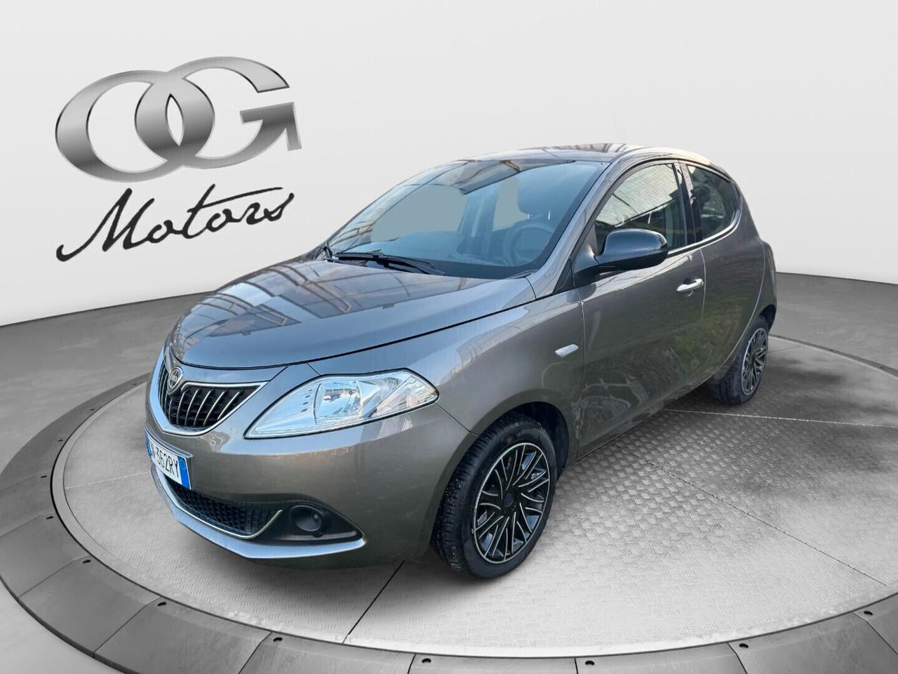 Lancia Ypsilon 1.0cc 70cv Hybrid Silver Plus
