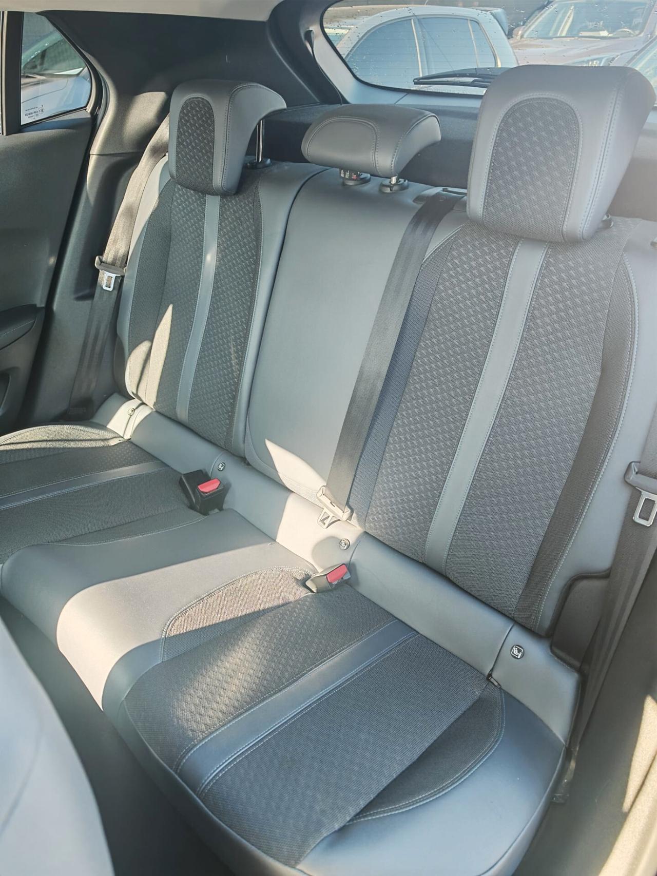 Peugeot 2008 PureTech 100 S&S Allure