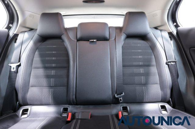 MERCEDES-BENZ GLA 200 D AUTOMATIC SPORT
