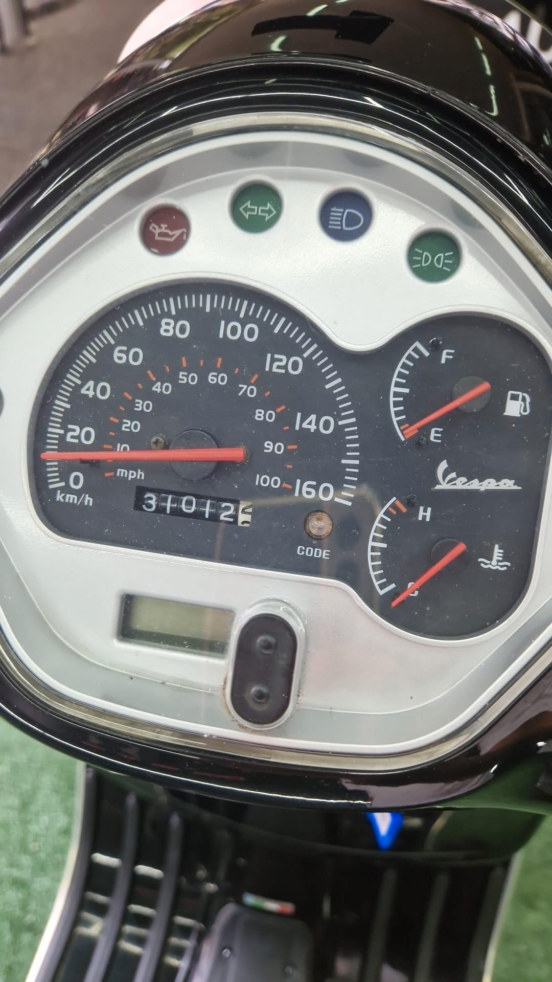 Piaggio Vespa 300 GTS