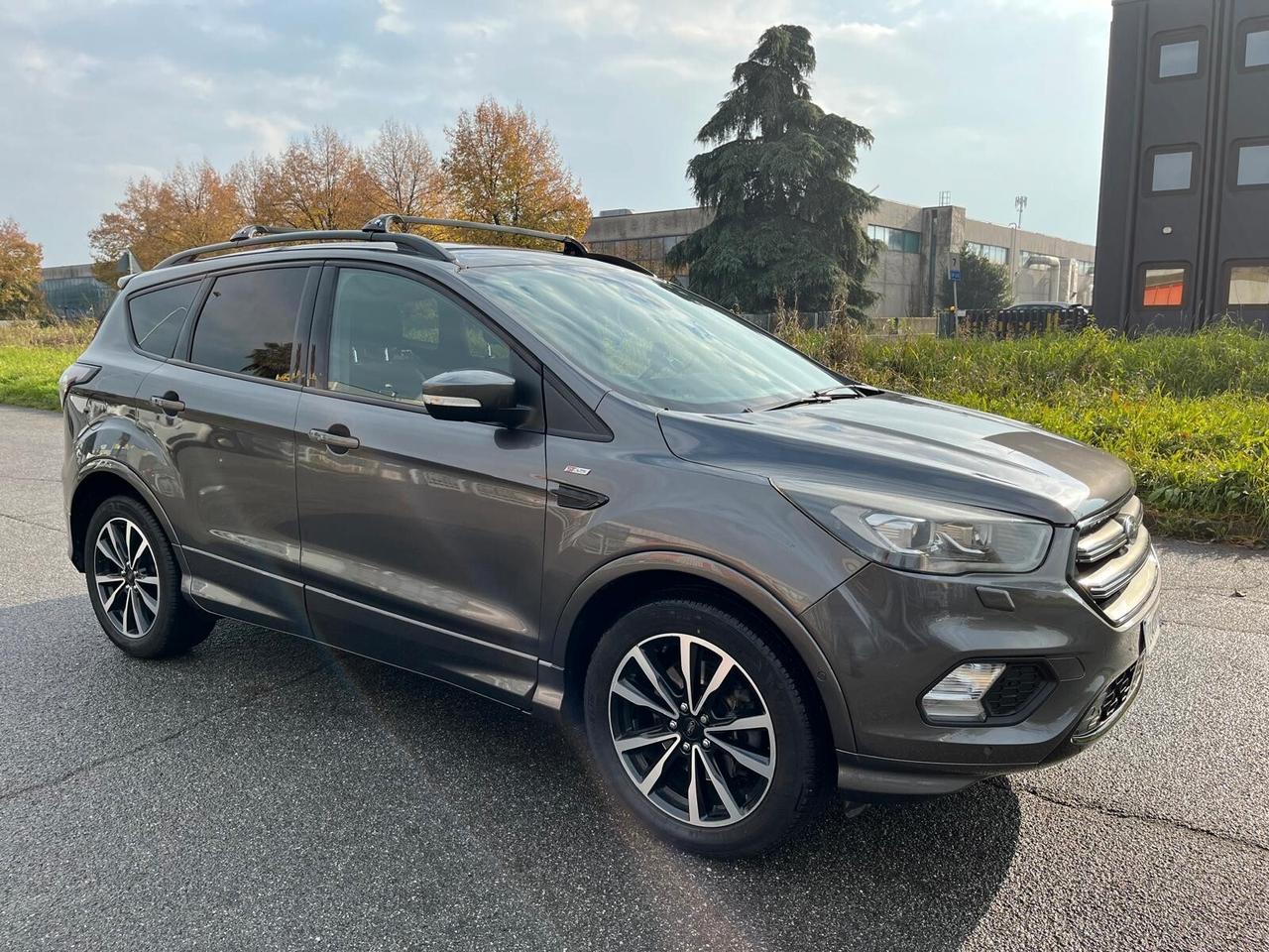 Ford Kuga 1.5 TDCI 120 CV S&S 2WD Powershift ST-Line