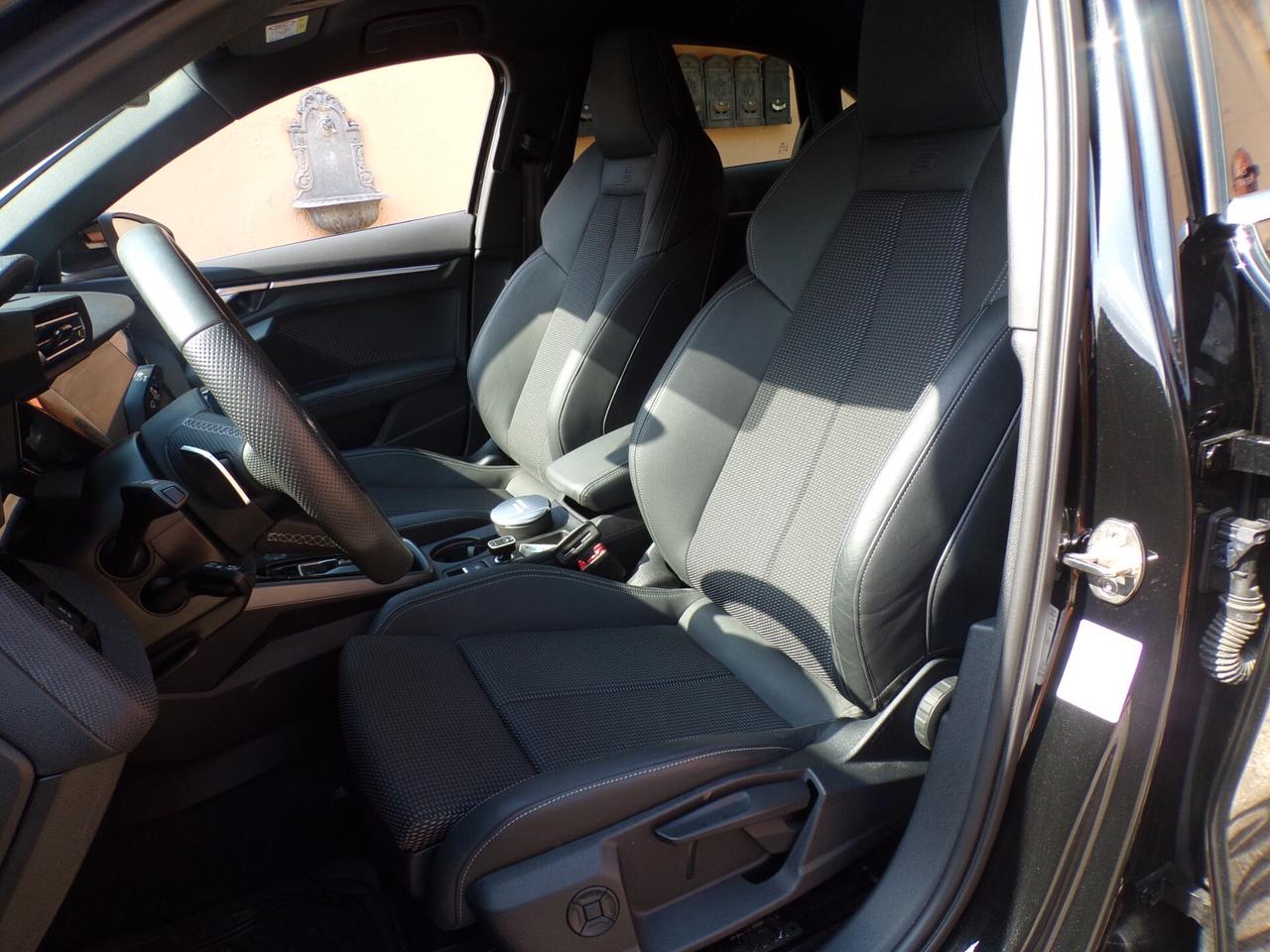 Audi A3 Sedan 1.5 TFSI MHEV S line Edition S-tronic – Fari LED Matrix Navi Pari al Nuovo