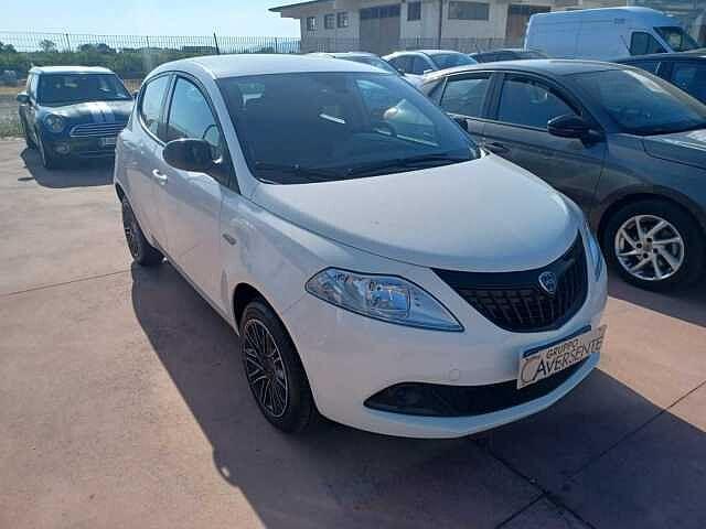 Lancia Ypsilon 1.0 5 porte Hybrid SILVER Plus