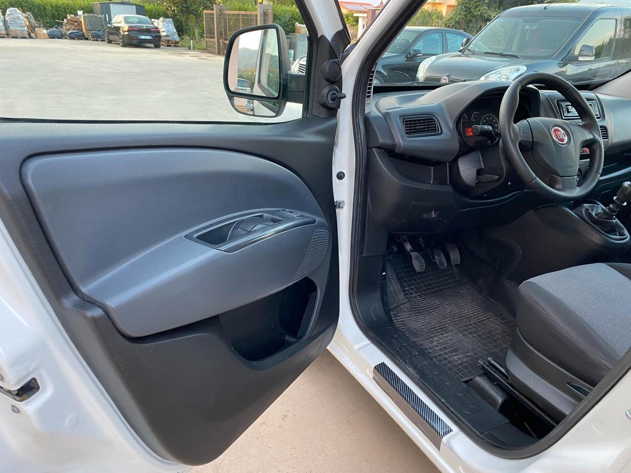 2011 FIAT DOBLO' MAXI CARGO WORK-UP