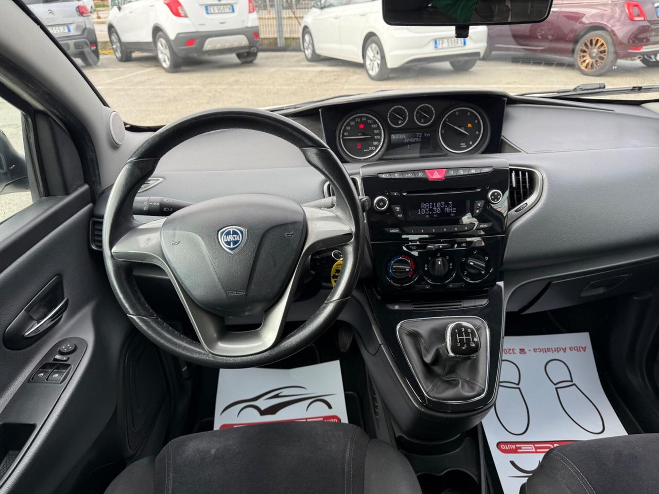 Lancia Ypsilon 1.3 MJT 75 CV Unyca