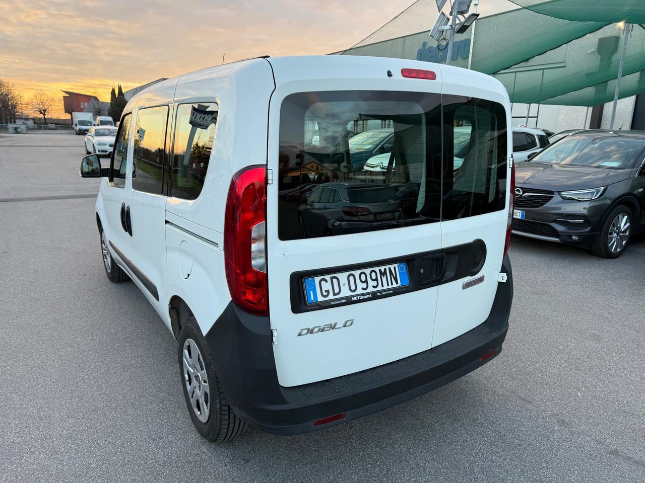 Fiat Doblo Combi N1 Autocarro 5 POSTI
