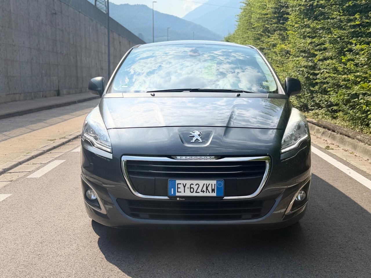 Peugeot 5008 1.6 HDI 115cv 7 POSTI