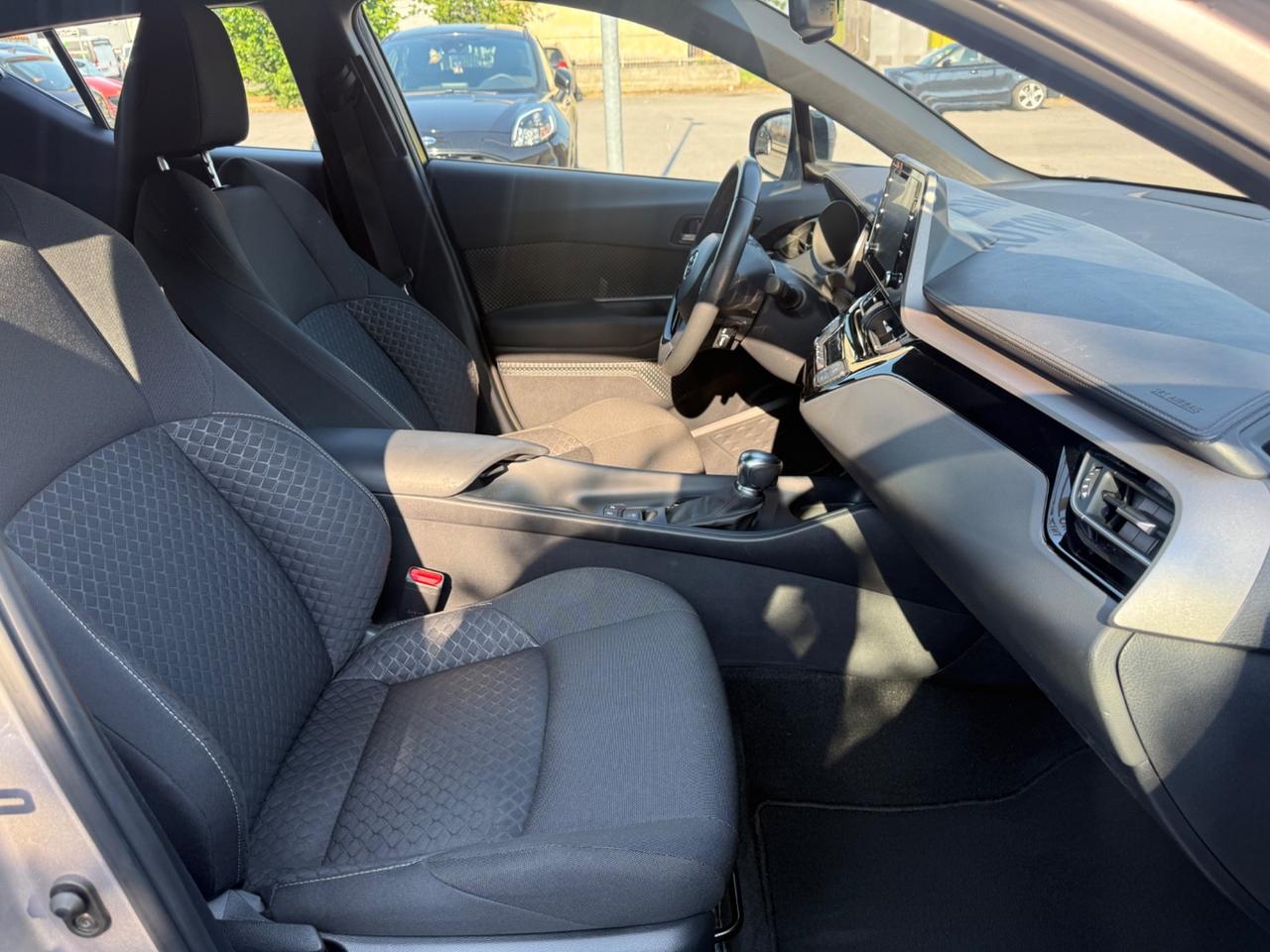 Toyota C-HR 1.8 Hybrid E-CVT Active