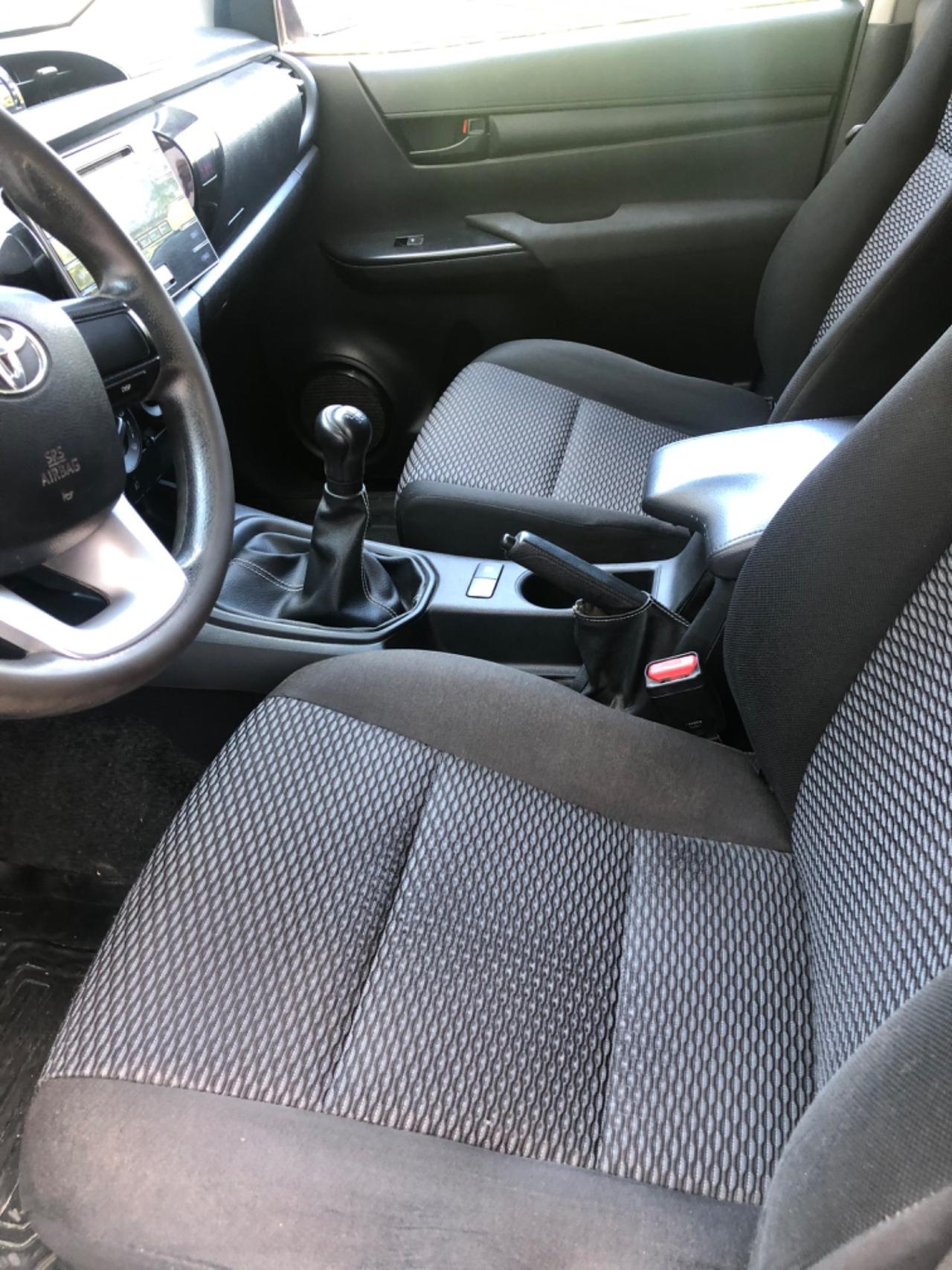 Toyota Hilux 2.4 D-4D 4WD 4 porte Double Cab Lounge