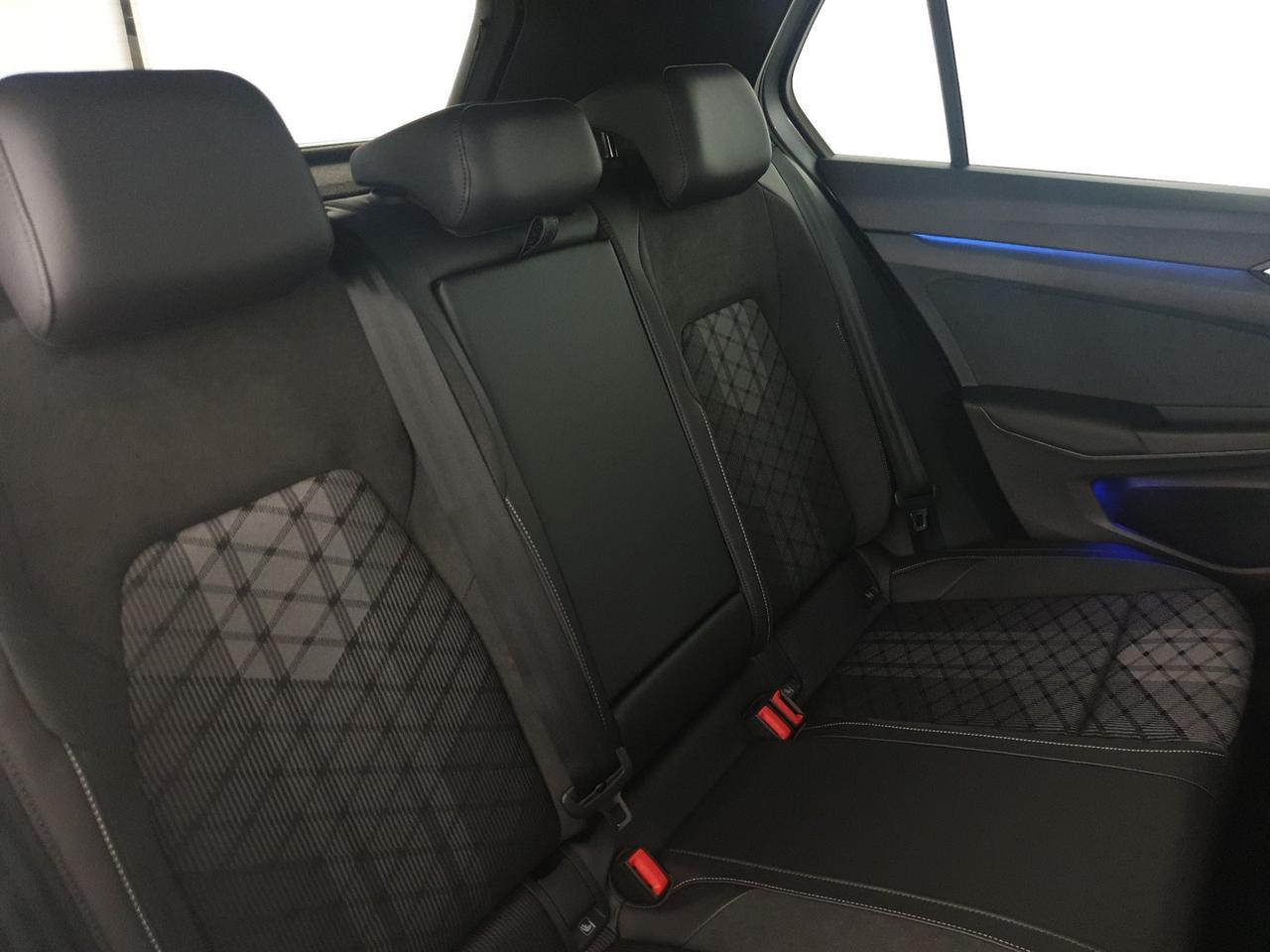 Volkswagen Golf 2.0 tdi r-line plus 150cv dsg