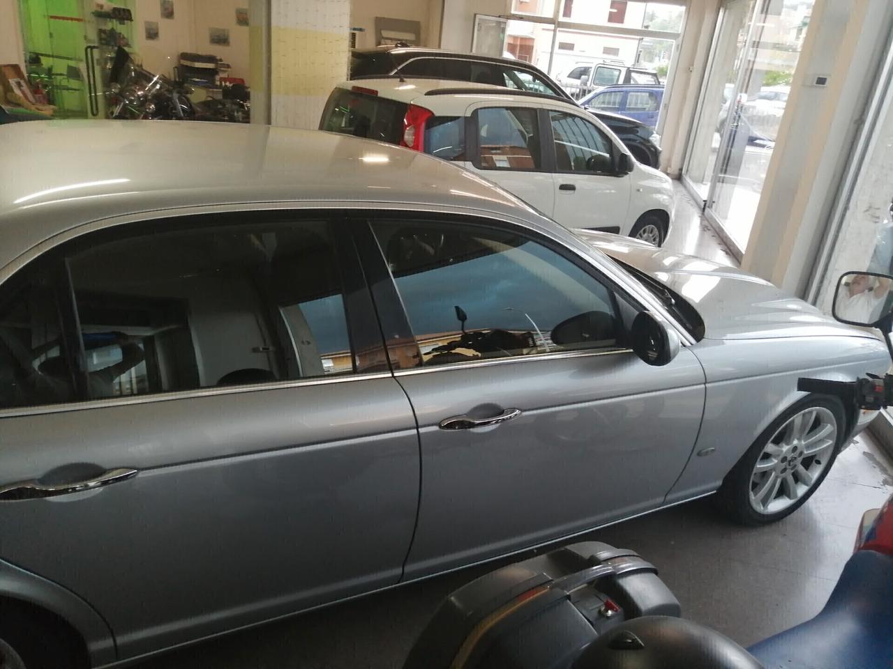 Jaguar XJ 2.7 D V6 cat Executive