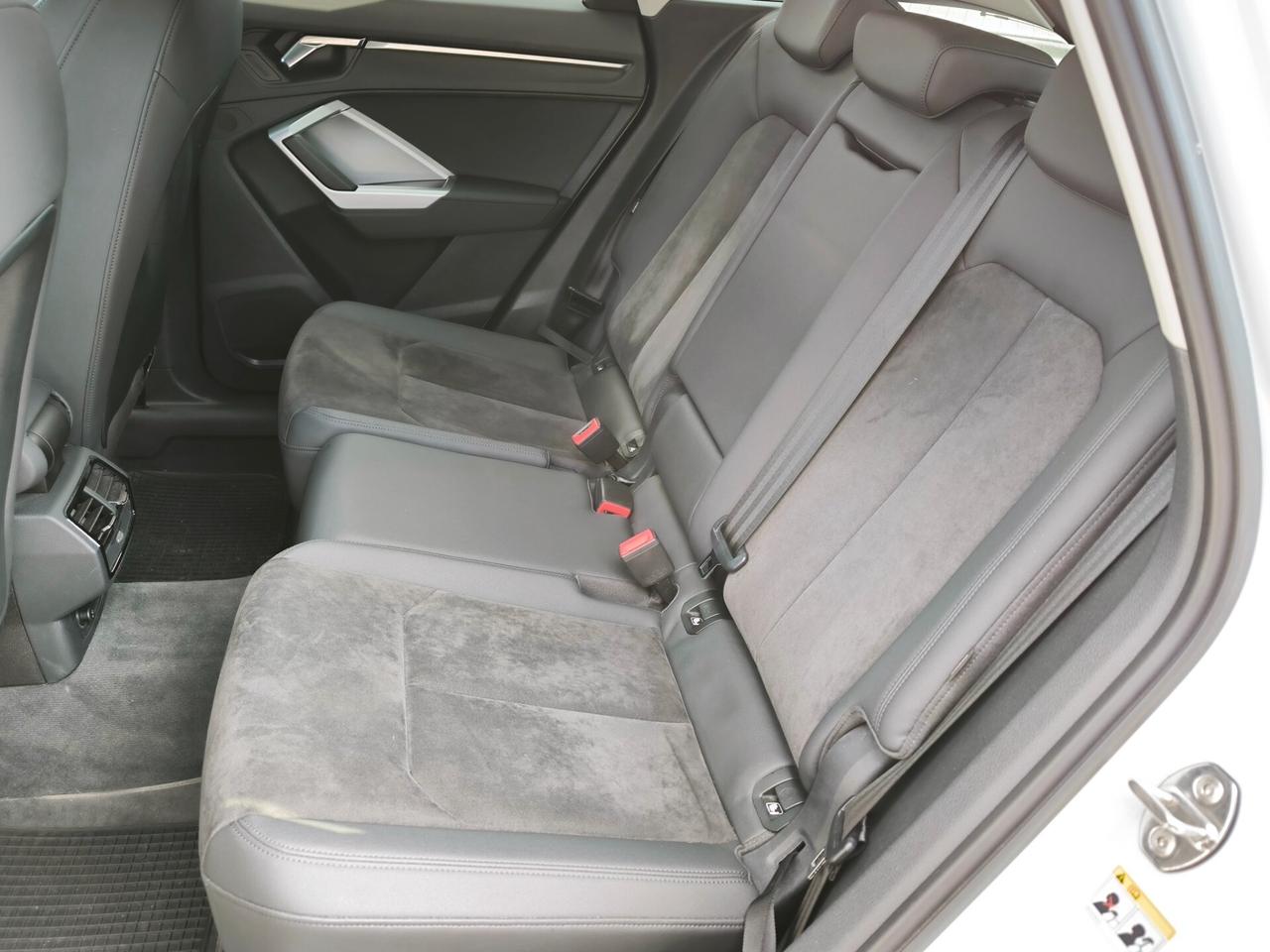 Audi Q3 40 TDI quattro S tronic Business Advanced