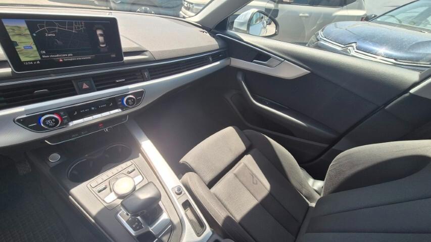 Audi A4 35 TFSI S tronic S-LINE - 2019