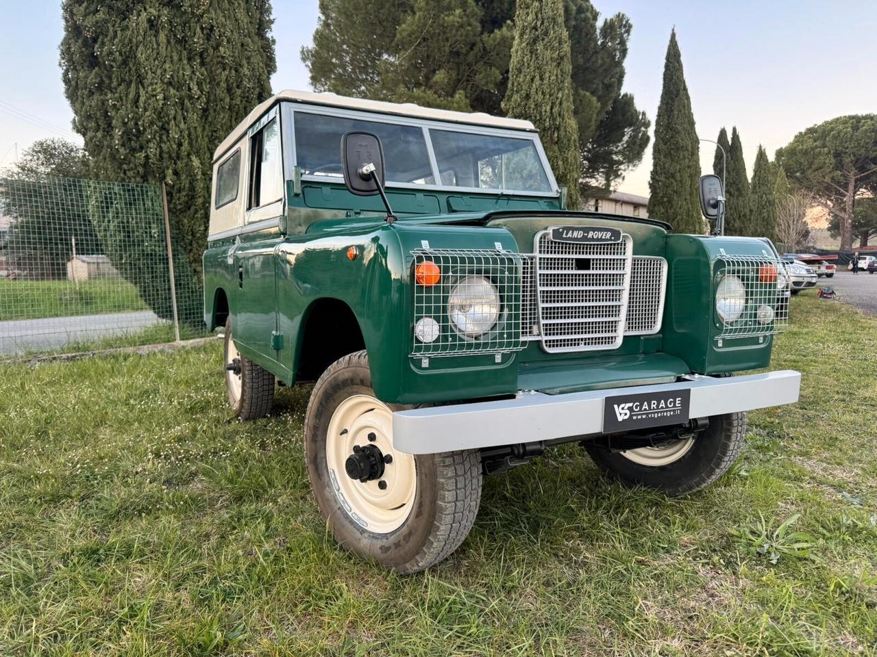 Land Rover Series III 88